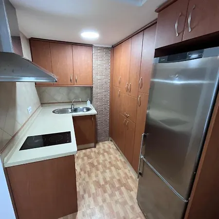 Gatu Elvira Junto Al Hospital Y Playa 2 Dormit Y 2 Banos, Preferente Mayores De 25 Anos Y Familias * Cadiz