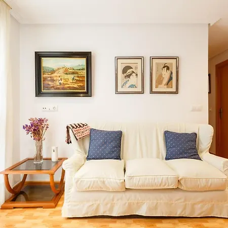 Gatu Elvira Junto Al Hospital Y Playa 2 Dormit Y 2 Banos, Preferente Mayores De 25 Anos Y Familias * Cadiz