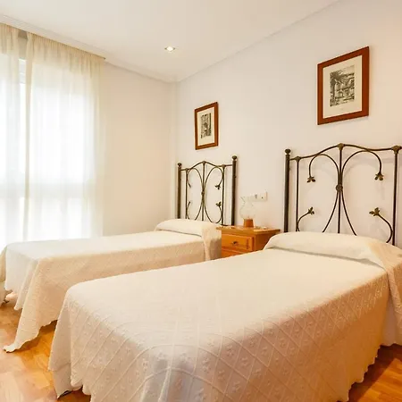 Apartment Gatu Elvira Junto Al Hospital Y Playa 2 Dormit Y 2 Banos, Preferente Mayores De 25 Anos Y Familias Cadiz
