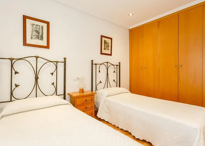 Gatu Elvira Junto Al Hospital Y Playa 2 Dormit Y 2 Banos, Preferente Mayores De 25 Anos Y Familias كاديز